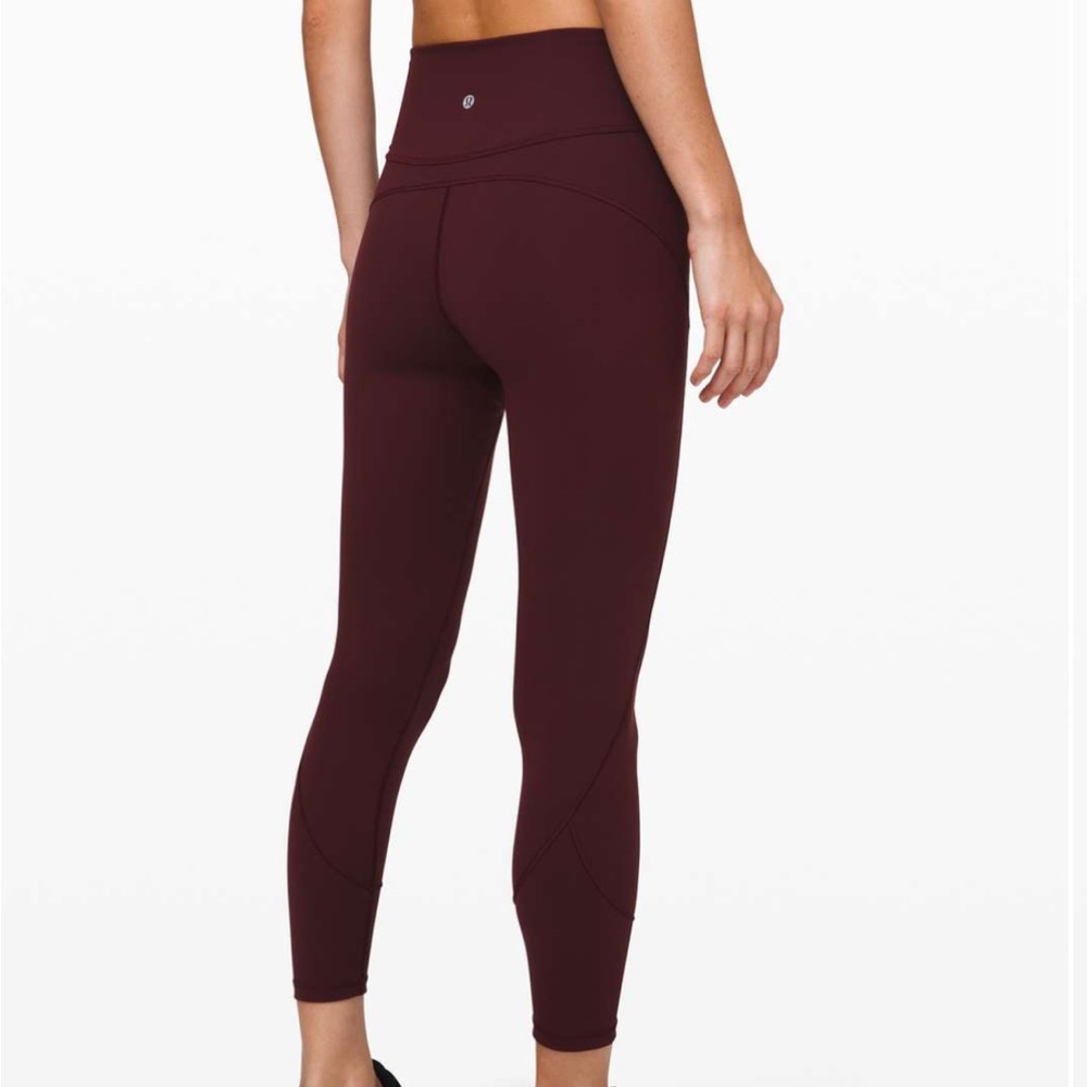 Lululemon In Movement Tight 25" *Everlux
in Garnet